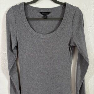Banana Republic Scoop Neck Long Sleeve Knit Top in Gray